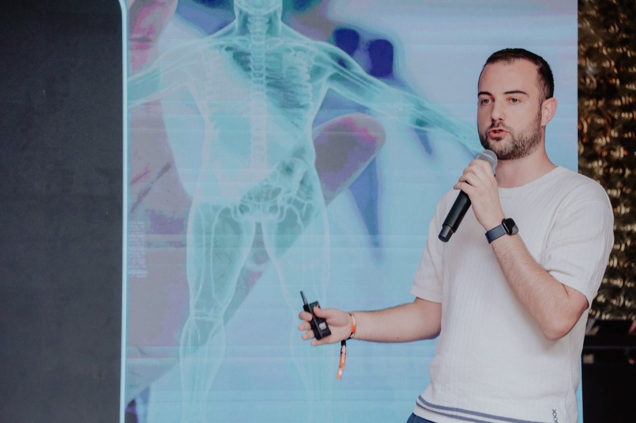 Marino Sabijan speaking at a healthcare event